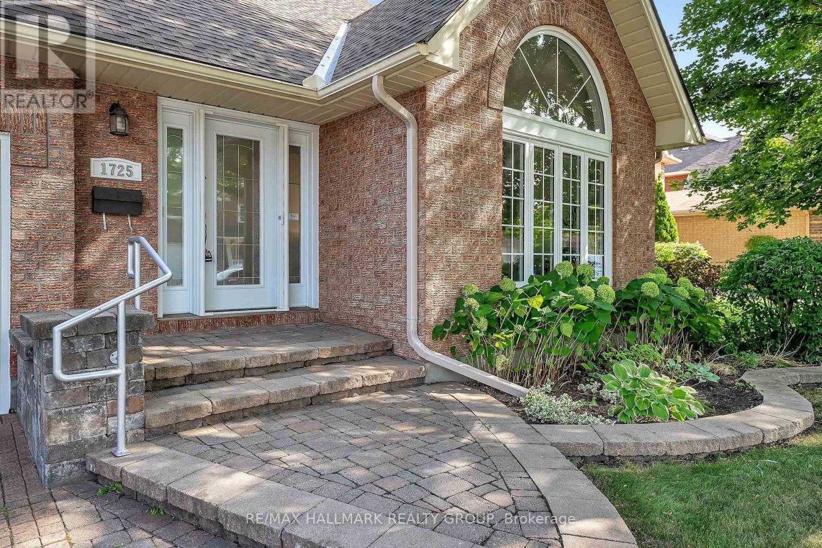 Property at 1725 AUTUMN RIDGE DRIVE image 4