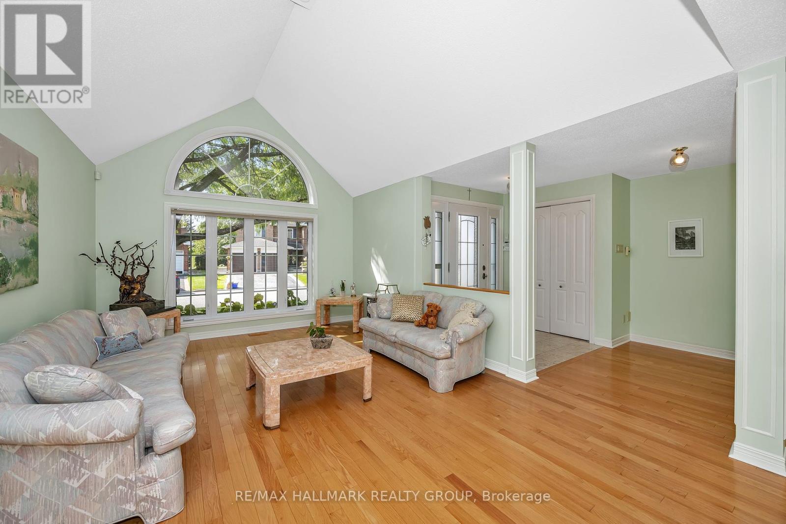 1725 Autumn Ridge Drive, Ottawa, Ontario  K1C 6Z1 - Photo 7 - X12395766