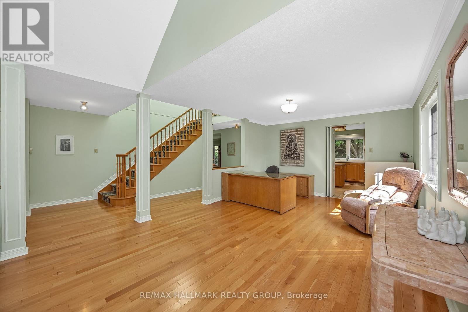 1725 Autumn Ridge Drive, Ottawa, Ontario  K1C 6Z1 - Photo 9 - X12395766