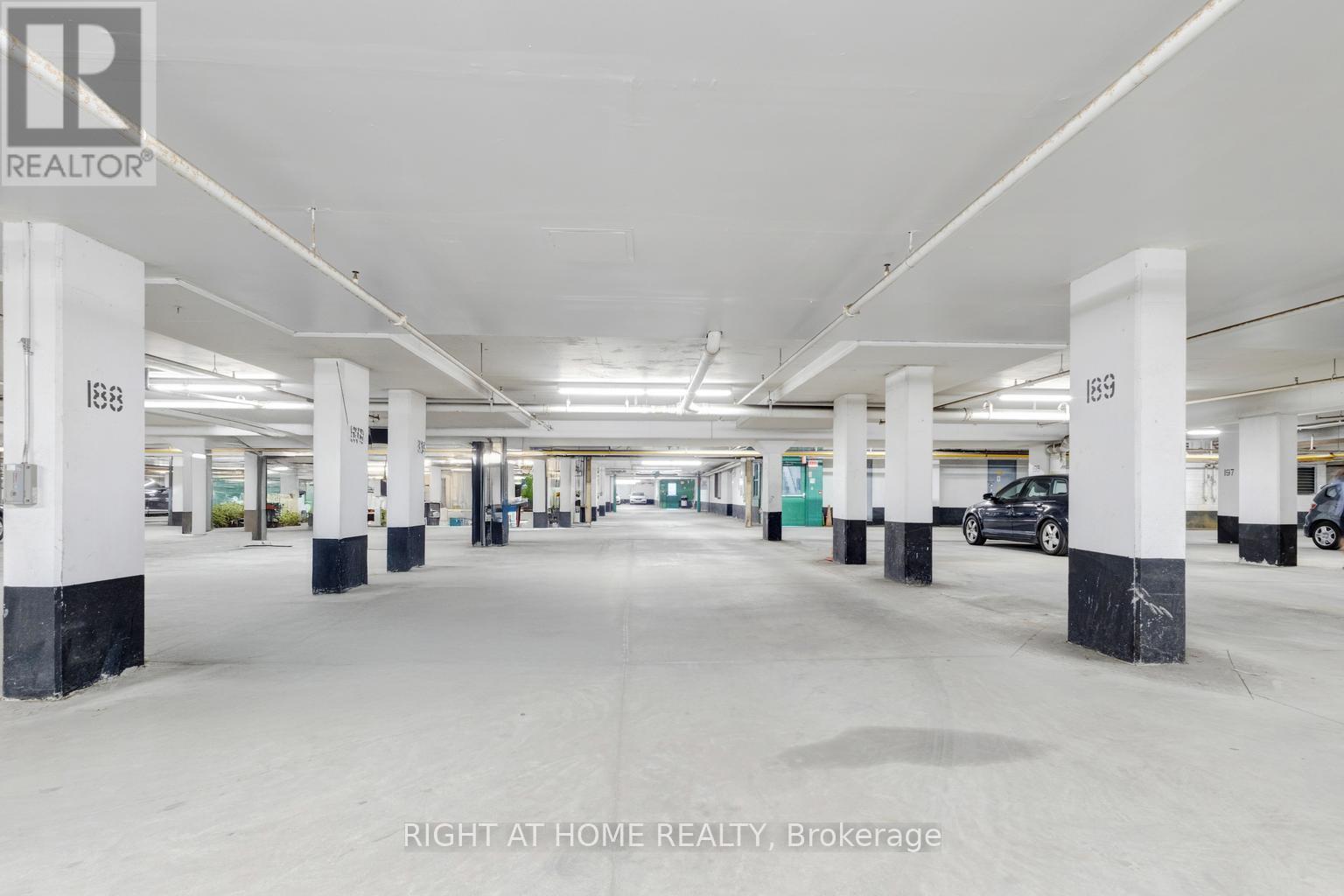 2083 - 65 George Appleton Way E, Toronto (Downsview-Roding-Cfb), Ontario  M3M 0A2 - Photo 11 - W12395738
