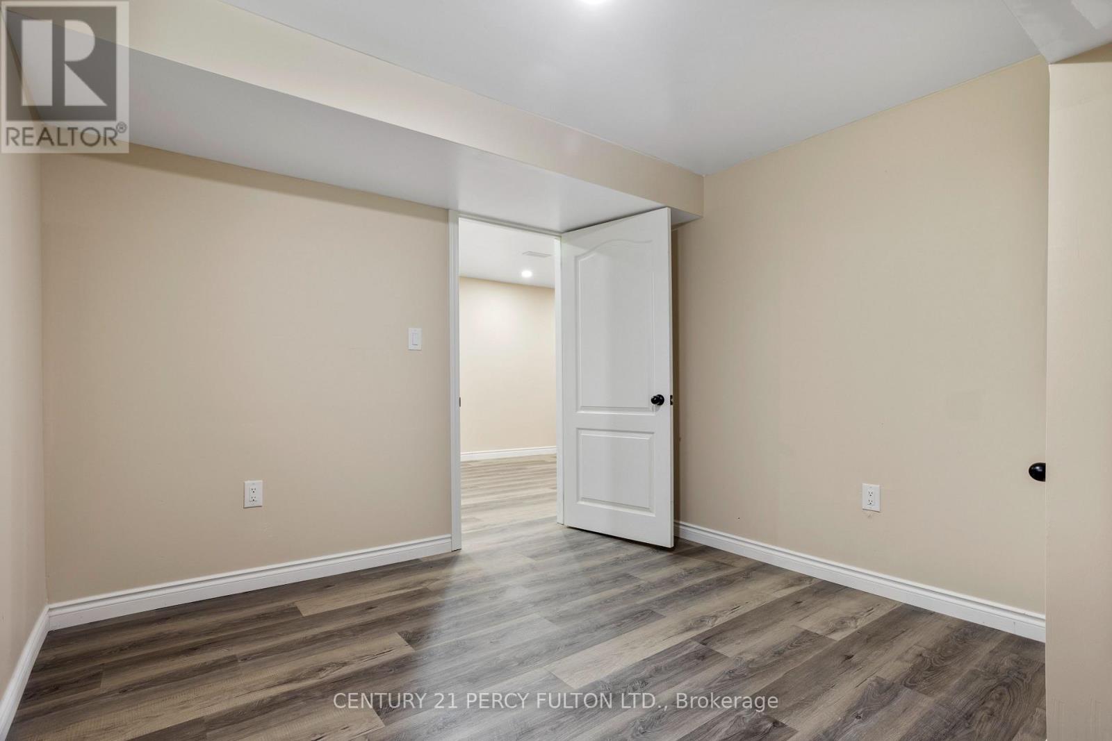 14 Anderson Street, Woodstock (Woodstock - South), Ontario  N4S 8W9 - Photo 8 - X12395721