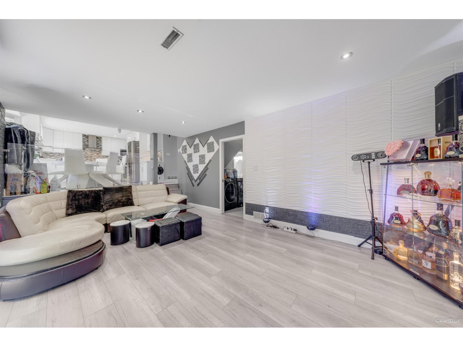 6841 142a Street, Surrey, British Columbia  V3W 0P3 - Photo 14 - R3046371