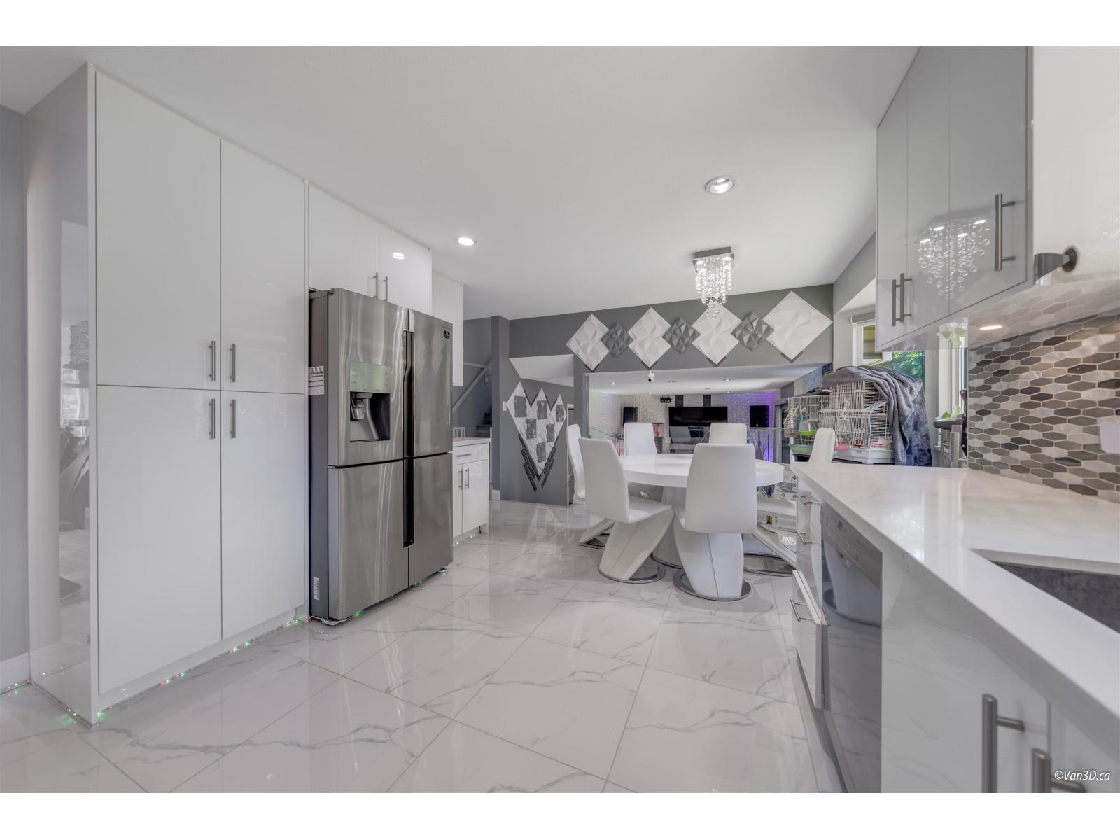 6841 142a Street, Surrey, British Columbia  V3W 0P3 - Photo 6 - R3046371