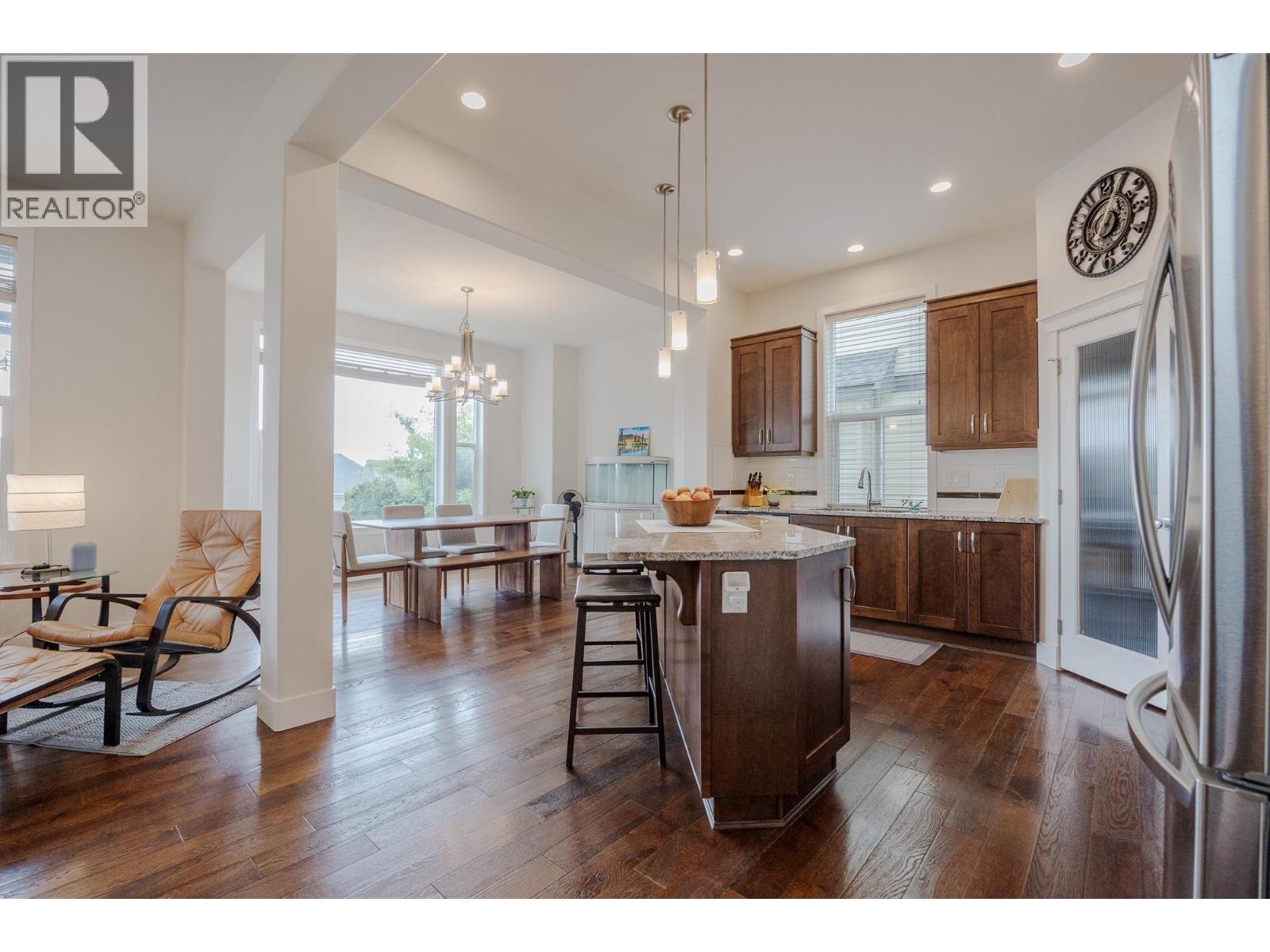 3472 Galloway Avenue, Coquitlam, British Columbia  V3E 0H7 - Photo 4 - R3046136
