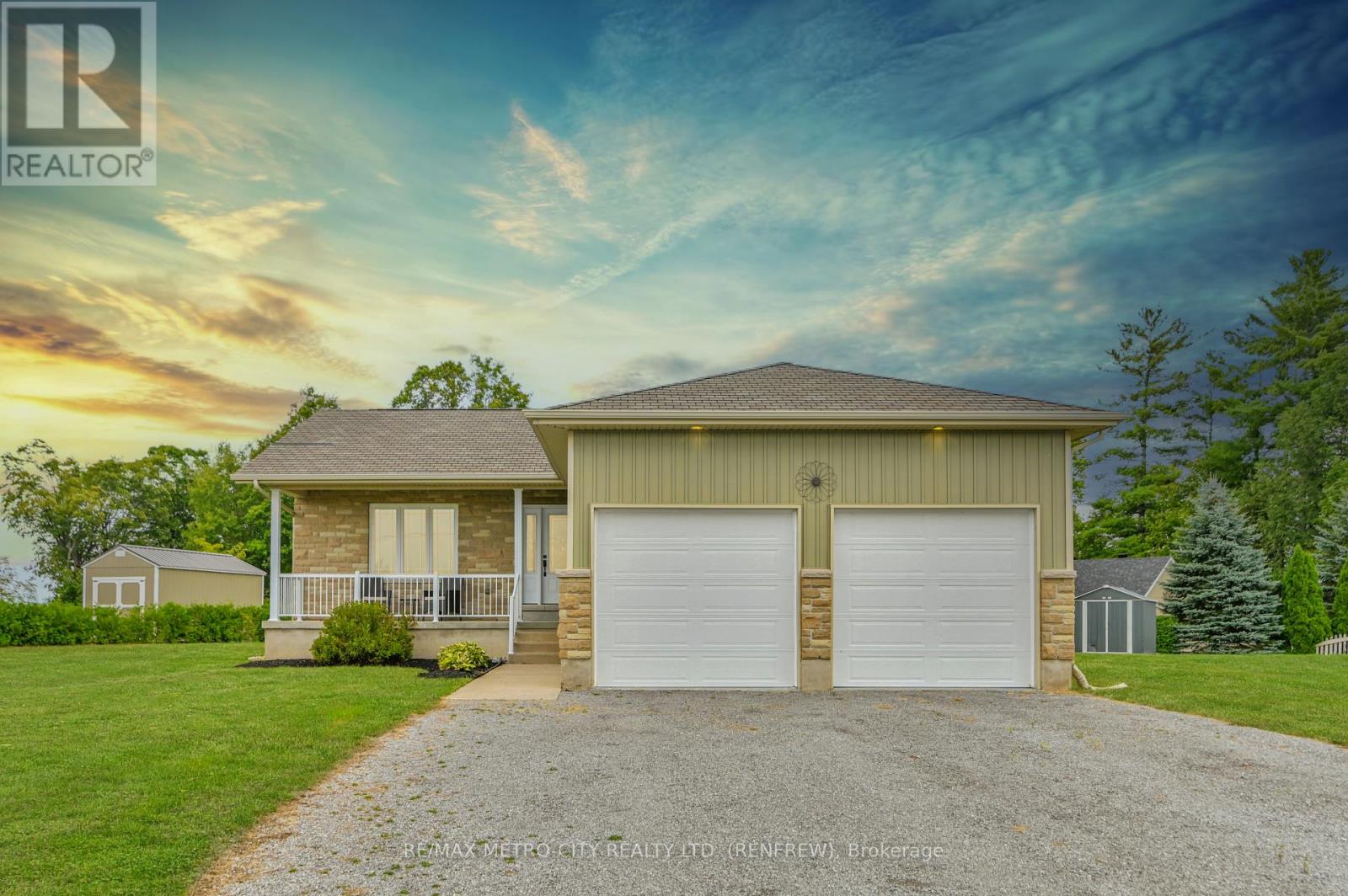 35 Lakeridge Trail, Whitewater Region, Ontario  K0J 1C0 - Photo 1 - X12395383