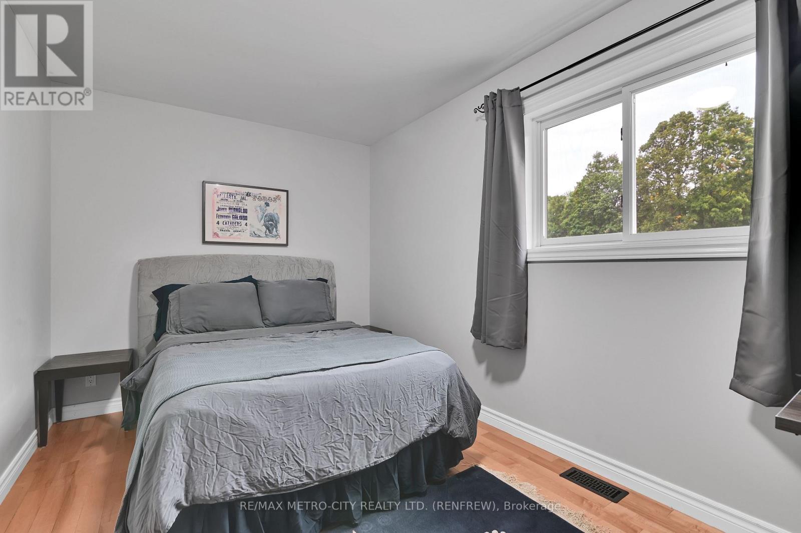 35 Lakeridge Trail, Whitewater Region, Ontario  K0J 1C0 - Photo 16 - X12395383