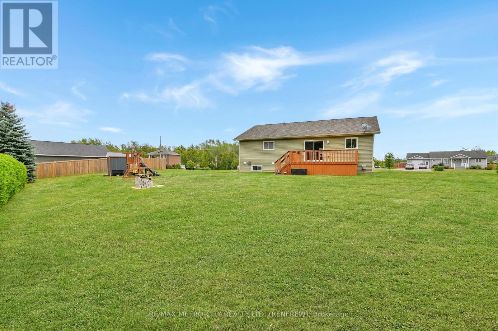 35 Lakeridge Trail, Whitewater Region, Ontario  K0J 1C0 - Photo 34 - X12395383