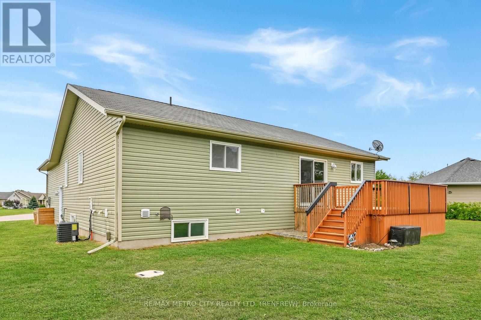 35 Lakeridge Trail, Whitewater Region, Ontario  K0J 1C0 - Photo 31 - X12395383