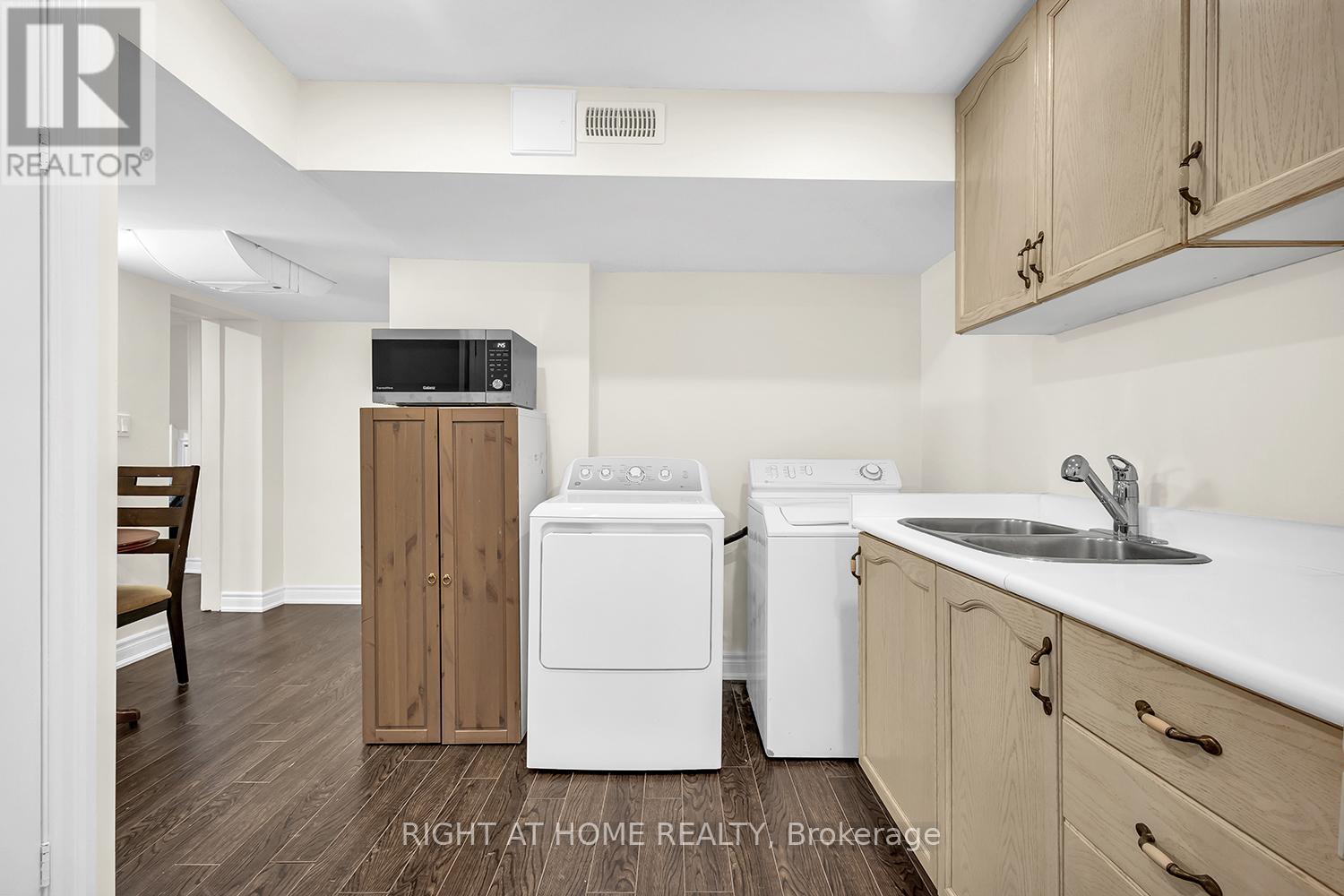 190 Northwood Drive, Toronto, Ontario  M2M 2K4 - Photo 32 - C12395756