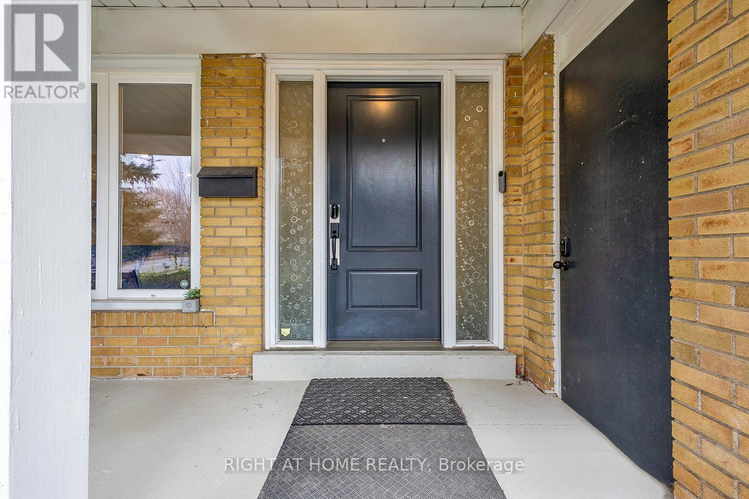 190 Northwood Drive, Toronto, Ontario  M2M 2K4 - Photo 7 - C12395756