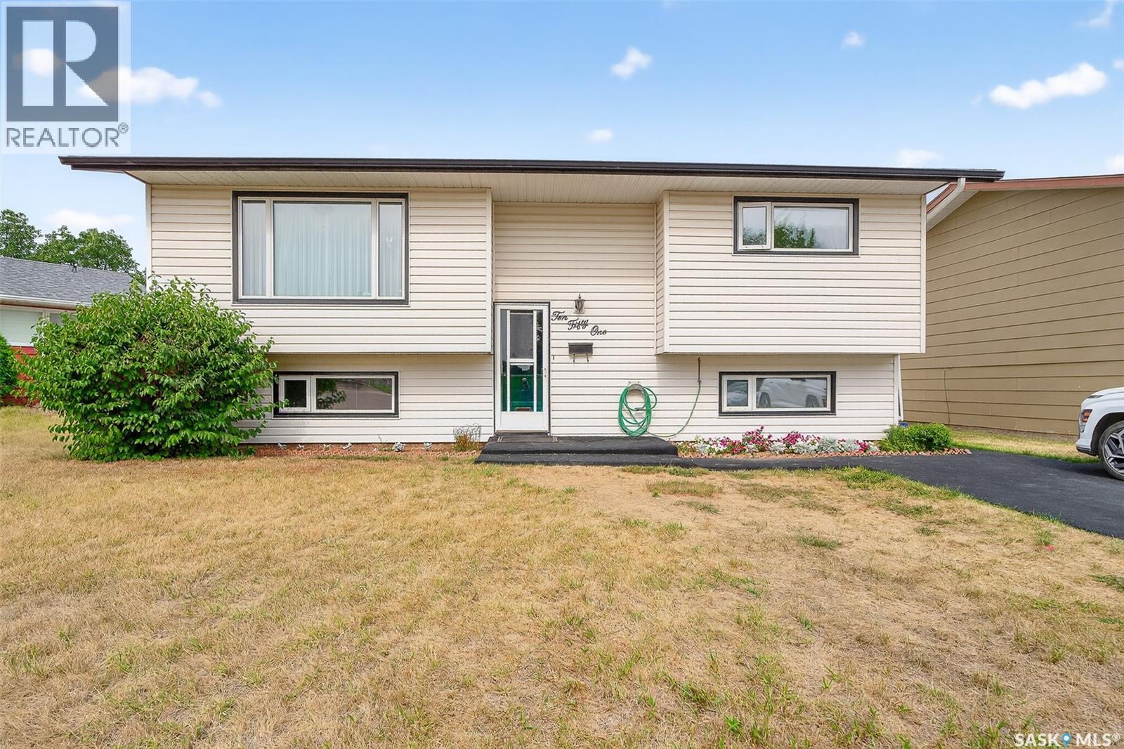 1051 Corman CRESCENT, Moose Jaw, Saskatchewan