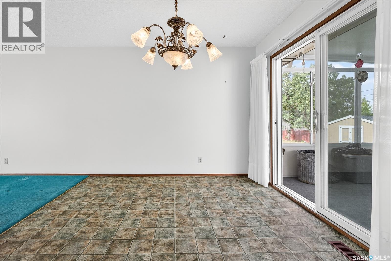 1051 Corman Crescent, Moose Jaw, Saskatchewan  S6H 6V5 - Photo 15 - SK018028