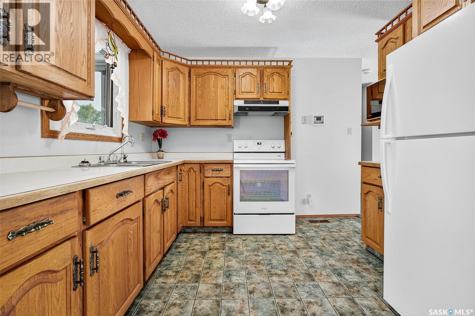 1051 Corman Crescent, Moose Jaw, Saskatchewan  S6H 6V5 - Photo 19 - SK018028