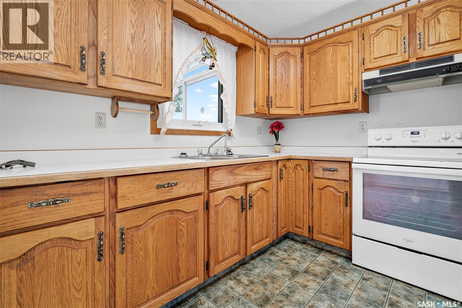 1051 Corman Crescent, Moose Jaw, Saskatchewan  S6H 6V5 - Photo 20 - SK018028