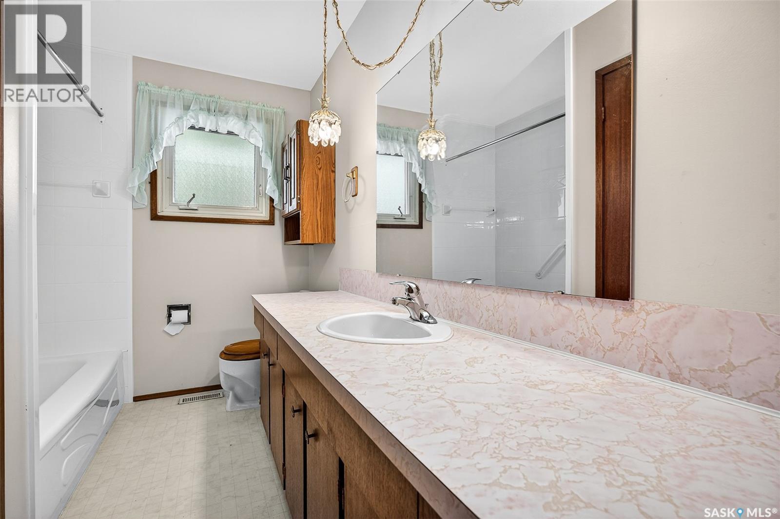 1051 Corman Crescent, Moose Jaw, Saskatchewan  S6H 6V5 - Photo 26 - SK018028