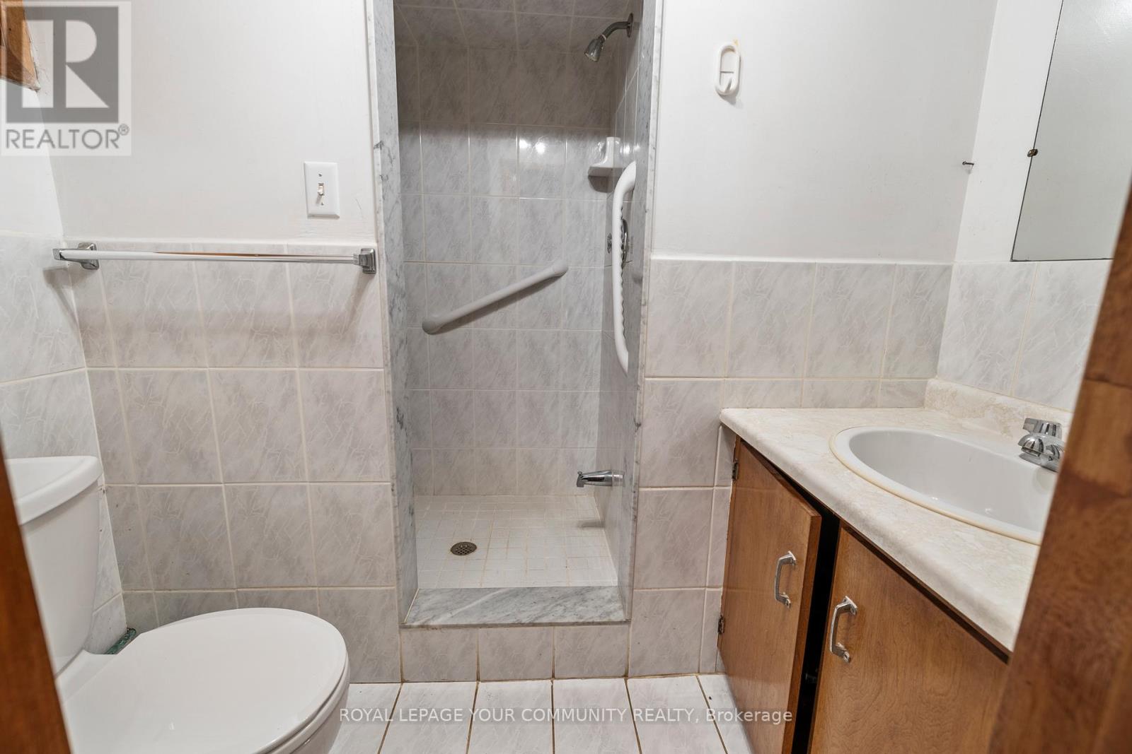 221 Elgin Mills Road W, Richmond Hill, Ontario  L4C 4M1 - Photo 15 - N12395791