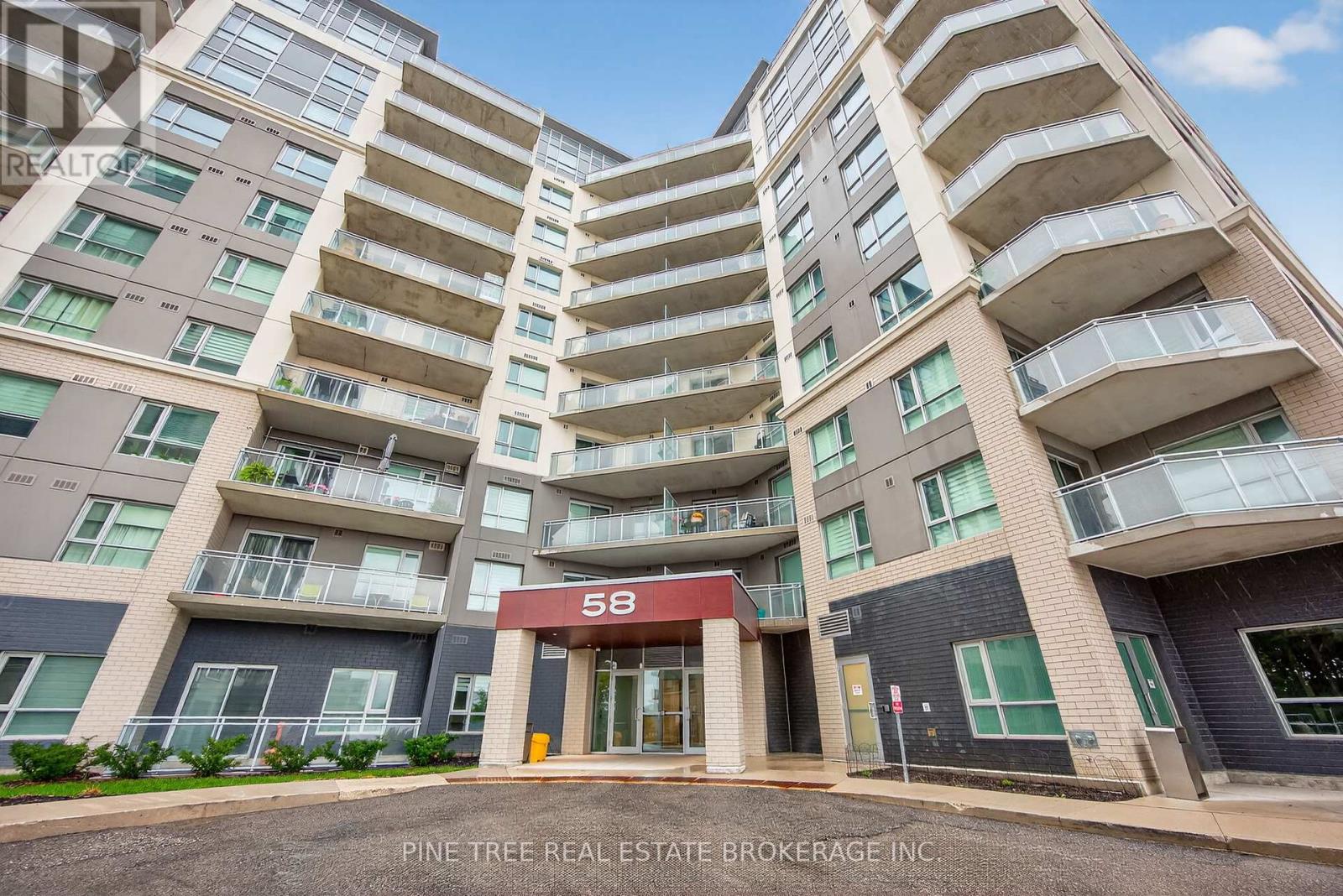 305 - 58 Lakeside Terrace, Barrie, Ontario  L0K 1S0 - Photo 3 - S12395751