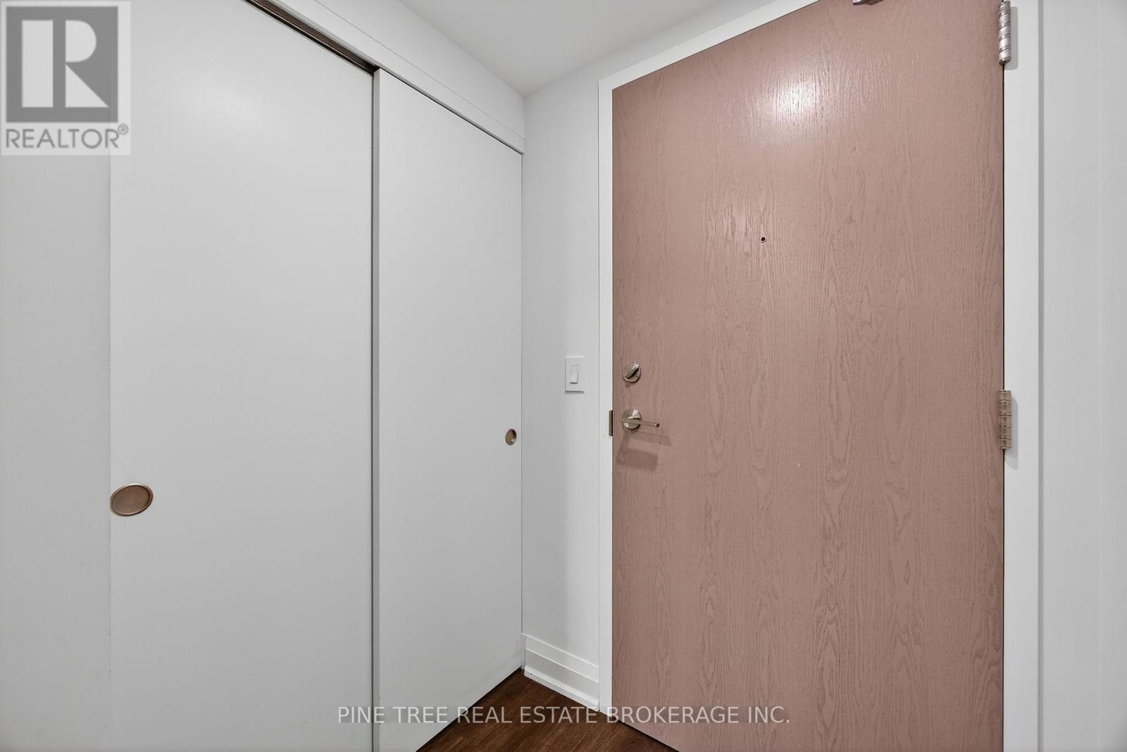 305 - 58 Lakeside Terrace, Barrie, Ontario  L0K 1S0 - Photo 5 - S12395751