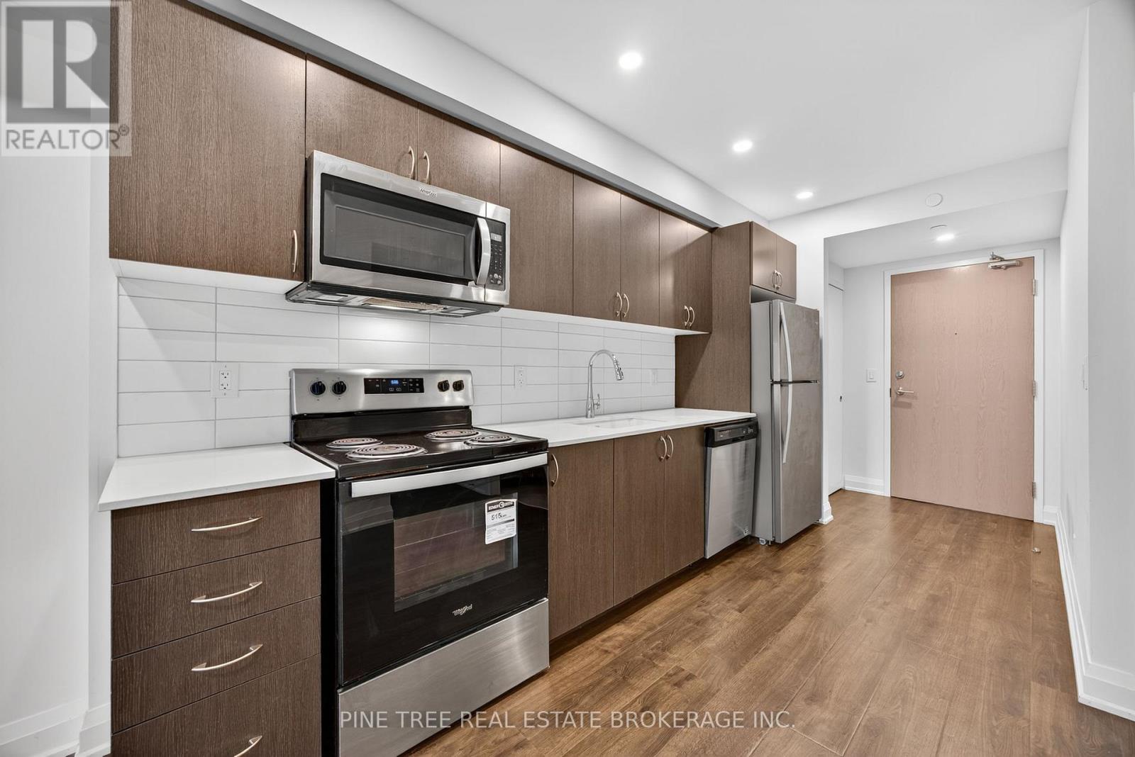 305 - 58 Lakeside Terrace, Barrie, Ontario  L0K 1S0 - Photo 6 - S12395751