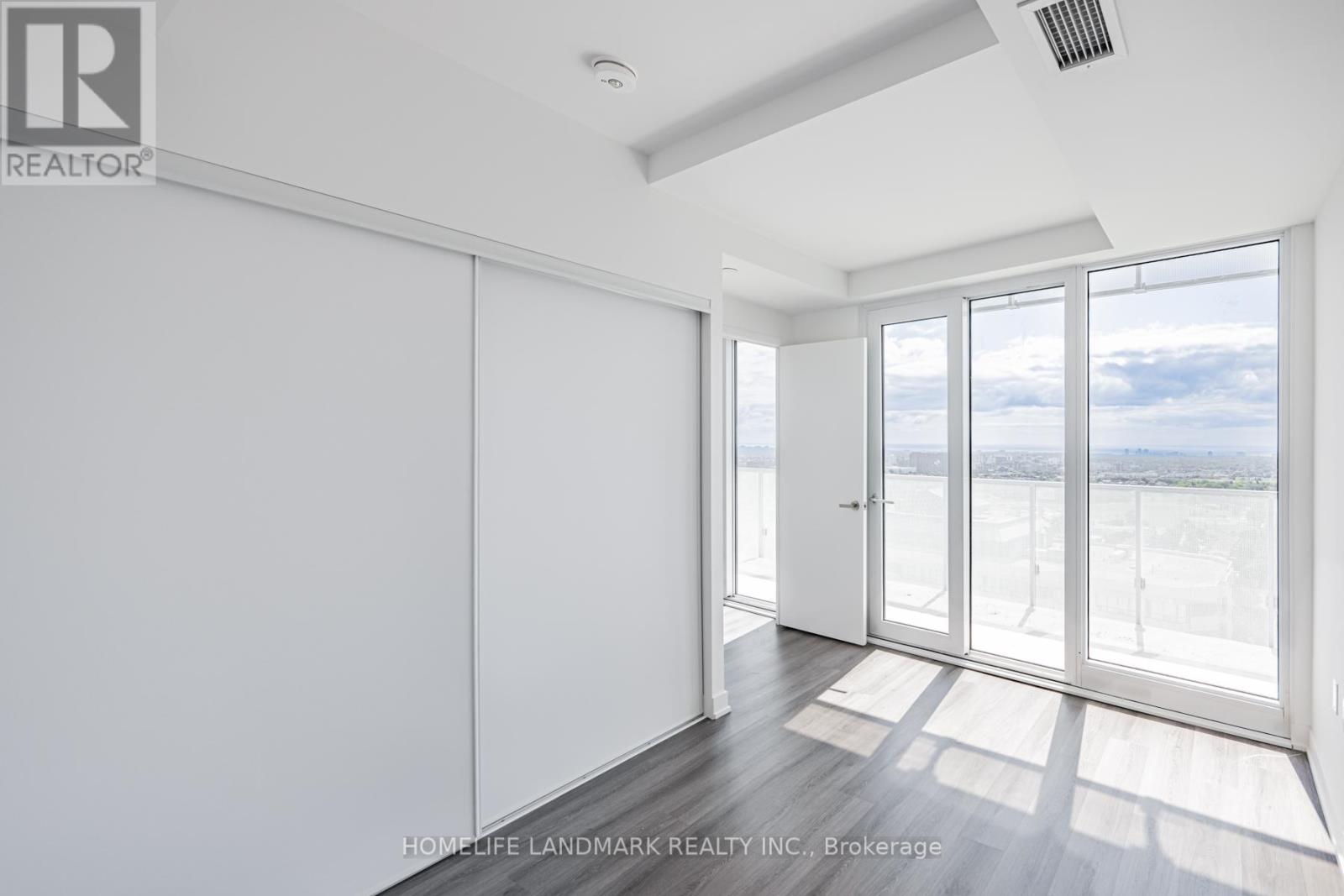 2304 - 3883 Quartz Road, Mississauga, Ontario  L5B 0M4 - Photo 13 - W12395772