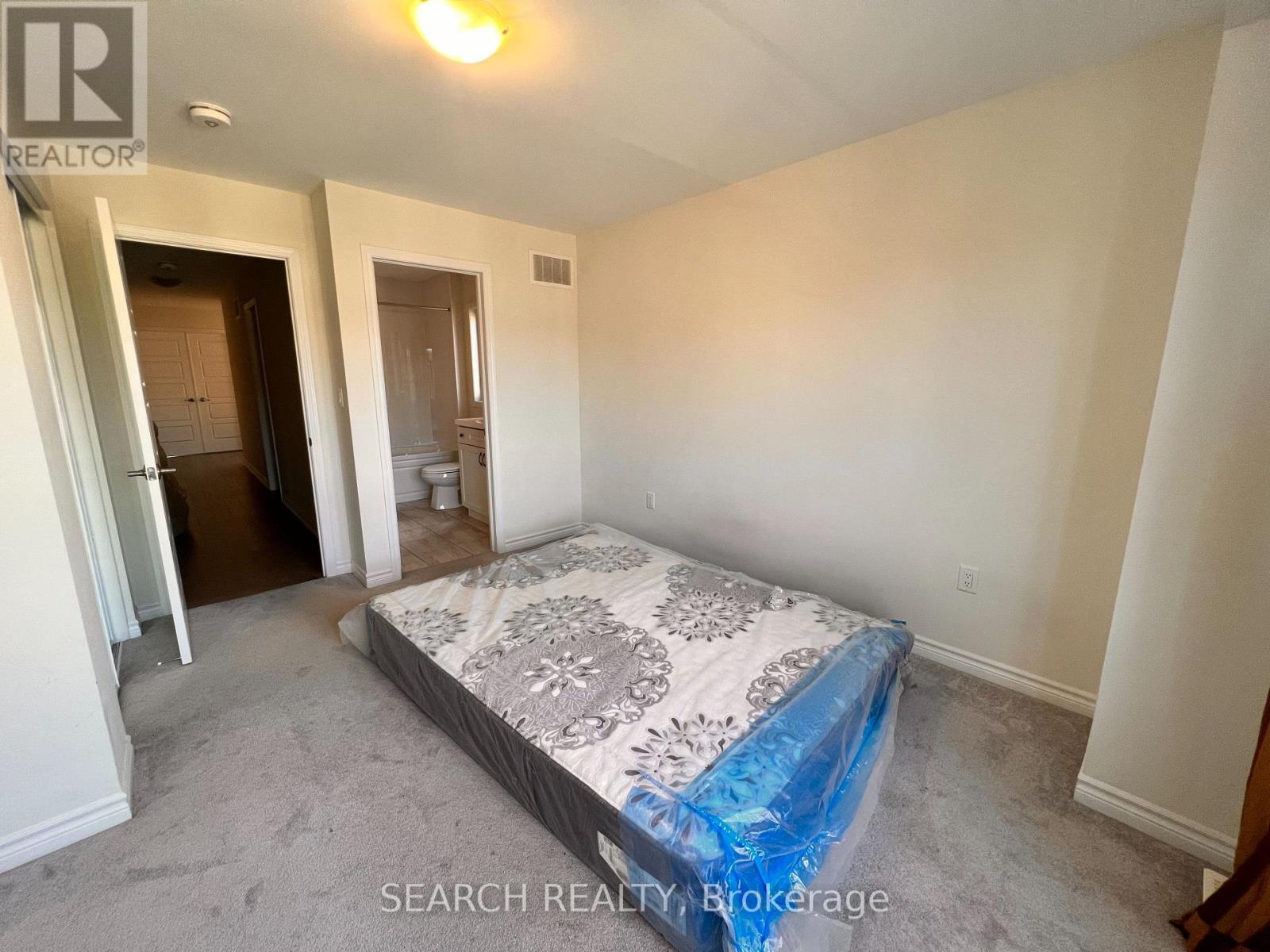 Suite 1 - 18 Divers Road N, Brampton, Ontario  L7A 5C8 - Photo 2 - W12395781