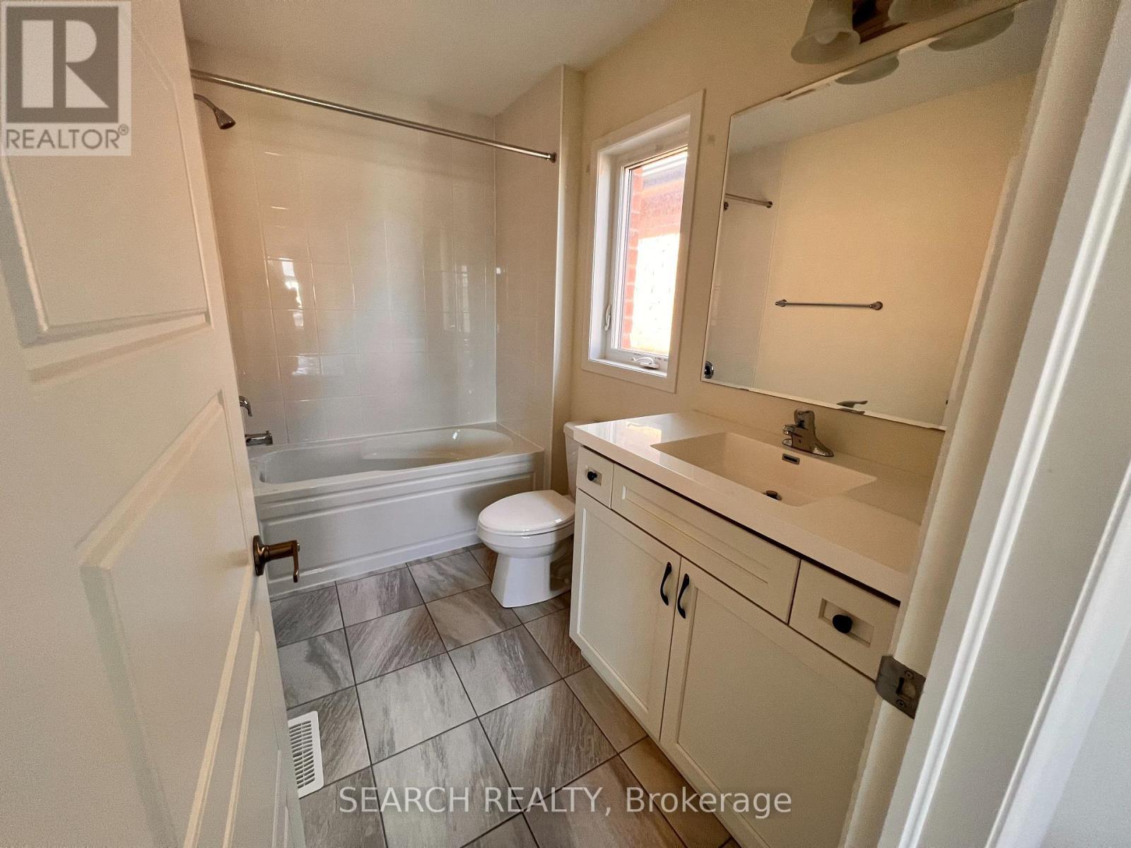 Suite 1 - 18 Divers Road N, Brampton, Ontario  L7A 5C8 - Photo 3 - W12395781