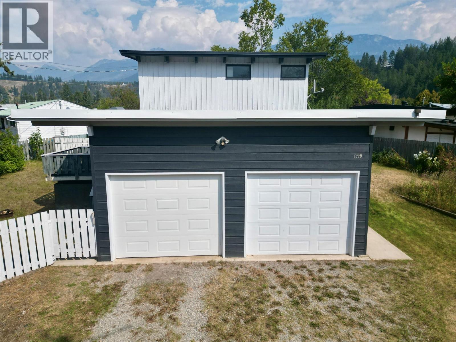 1229 ALEXANDER Drive, golden, British Columbia