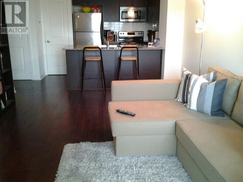 501 - 385 Prince Of Wales Drive, Mississauga, Ontario  L5B 0A1 - Photo 4 - W12393772