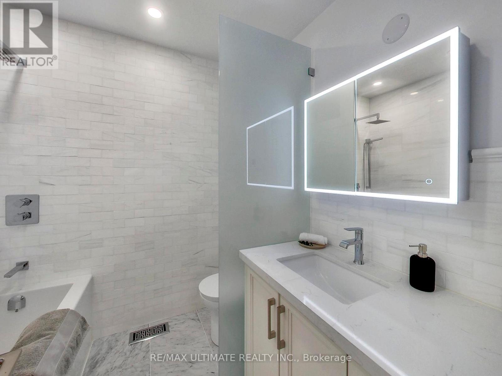 35 Fleming Crescent, Toronto (Leaside), Ontario  M4G 2A9 - Photo 36 - C12395798