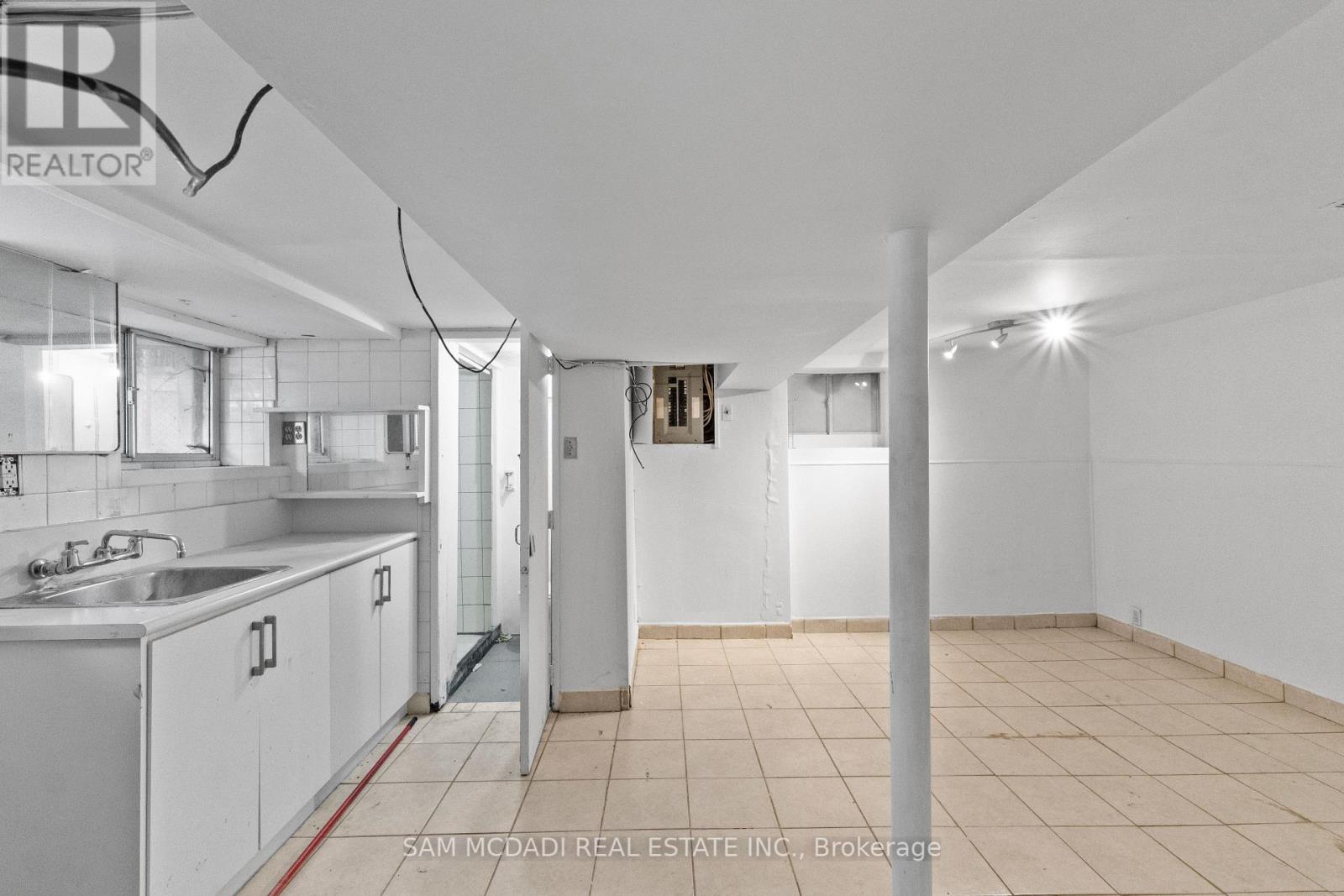 415 Crawford Street, Toronto, Ontario  M6G 3J7 - Photo 18 - C12395807