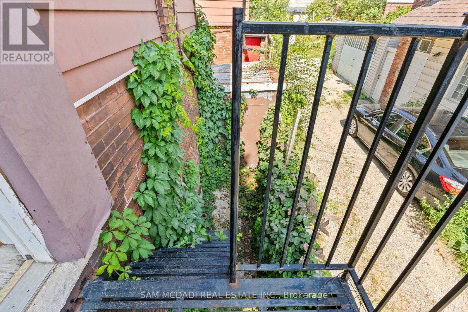 415 Crawford Street, Toronto, Ontario  M6G 3J7 - Photo 25 - C12395807
