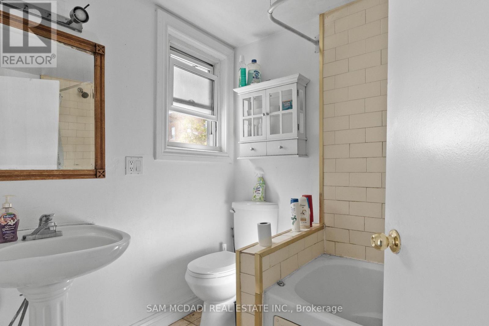 415 Crawford Street, Toronto, Ontario  M6G 3J7 - Photo 32 - C12395807