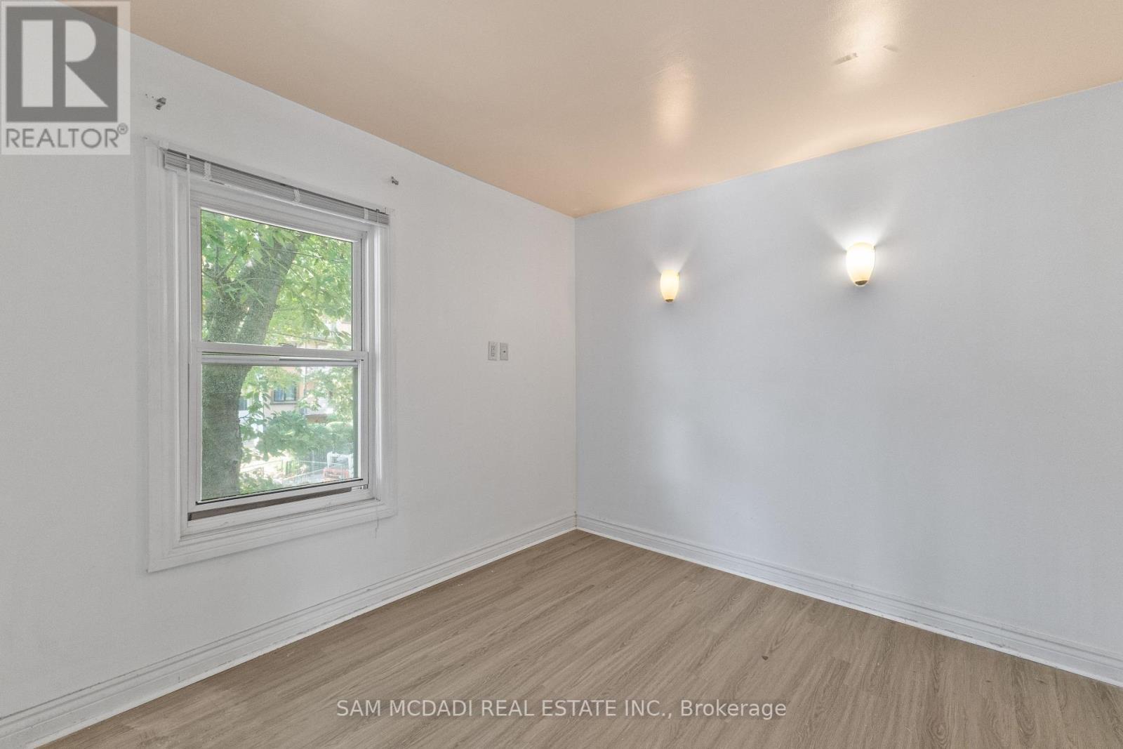 415 Crawford Street, Toronto, Ontario  M6G 3J7 - Photo 33 - C12395807