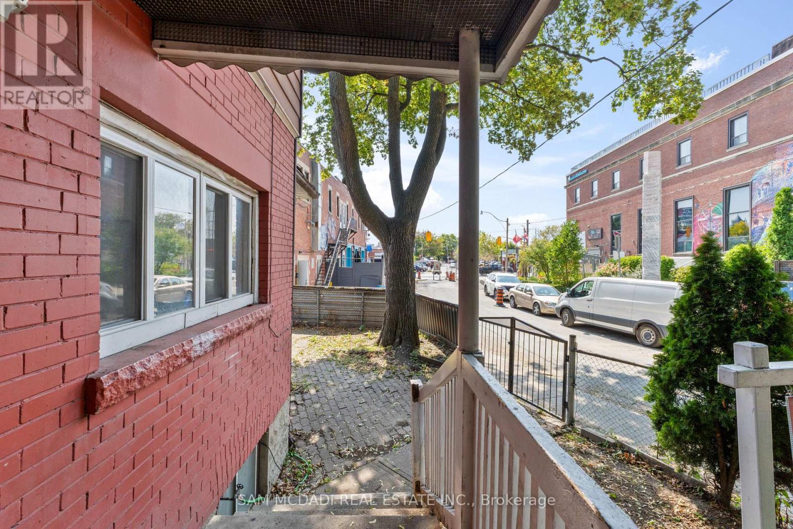 415 Crawford Street, Toronto, Ontario  M6G 3J7 - Photo 39 - C12395807