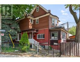 415 CRAWFORD STREET, Toronto, Ontario