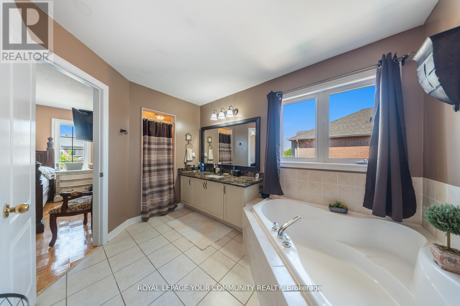 68 Goyo Gate, Vaughan, Ontario  L6A 3T3 - Photo 22 - N12395800
