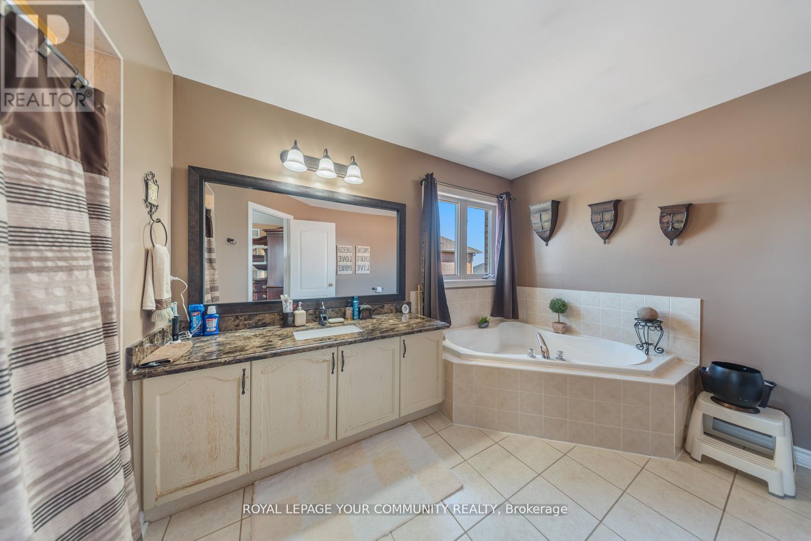 68 Goyo Gate, Vaughan, Ontario  L6A 3T3 - Photo 23 - N12395800