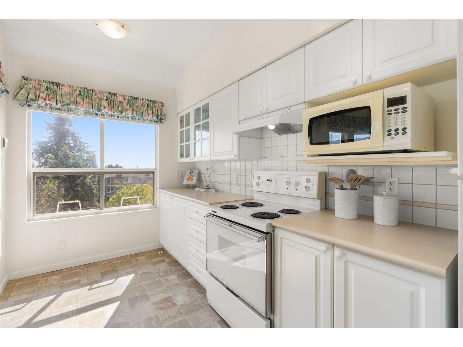 404 1576 Merklin Street, White Rock, British Columbia  V4B 5K2 - Photo 4 - R3046299