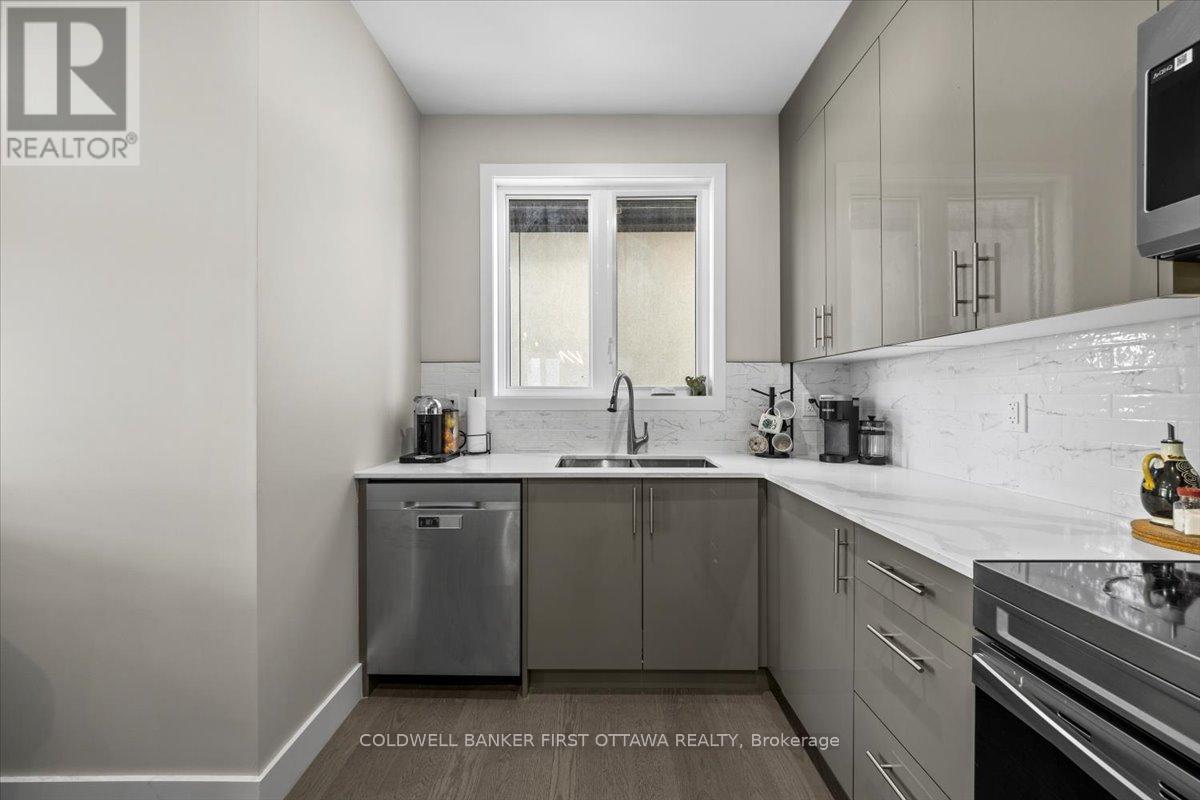 A/b - 22 Inverkip Avenue, Ottawa, Ontario  K1T 4B7 - Photo 12 - X12395818