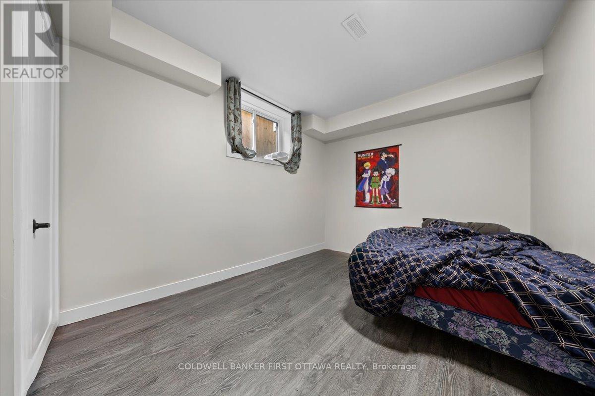 A/b - 22 Inverkip Avenue, Ottawa, Ontario  K1T 4B7 - Photo 21 - X12395818