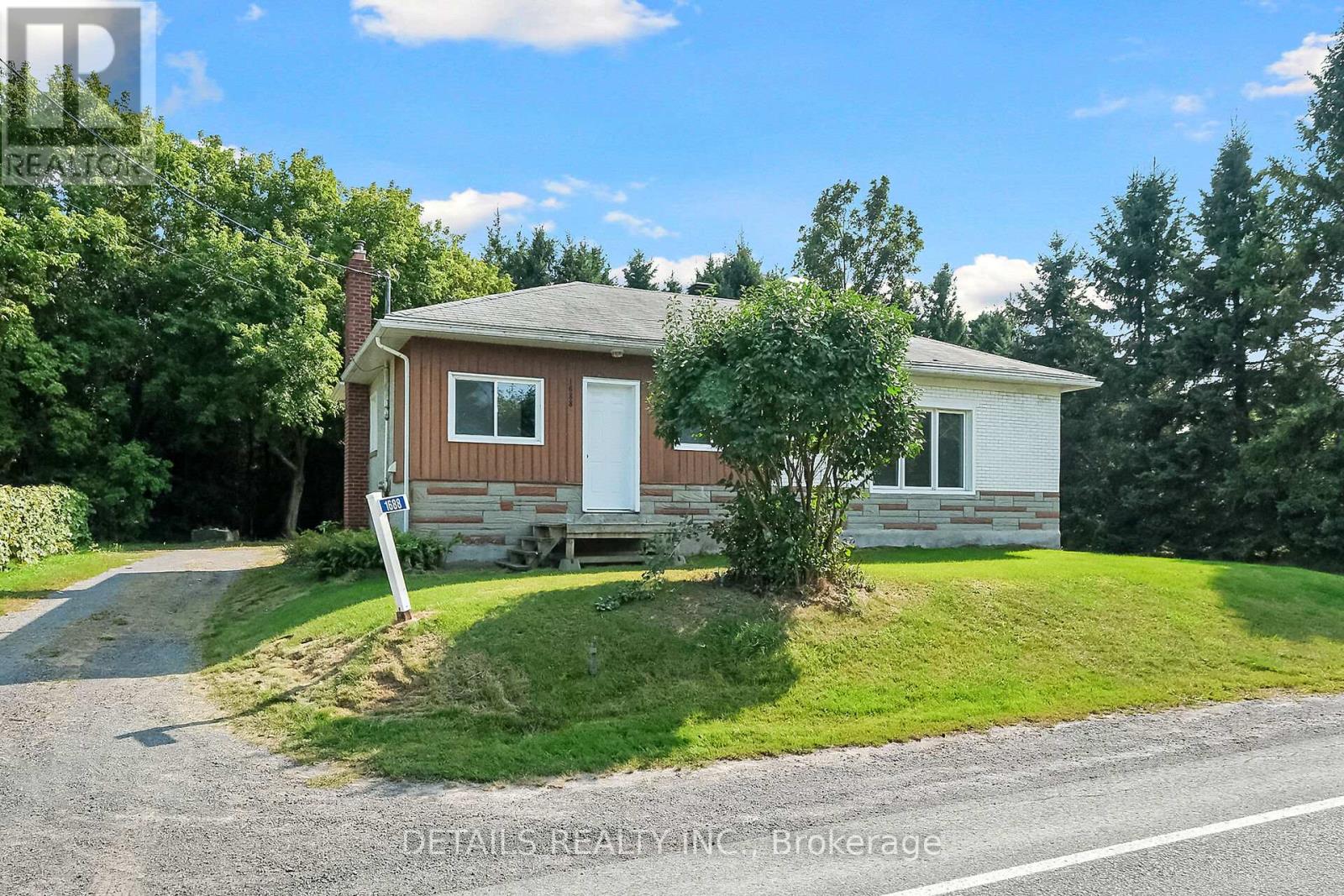 1688 Russell Road, Clarence-Rockland, Ontario  K0A 1E0 - Photo 2 - X12395822