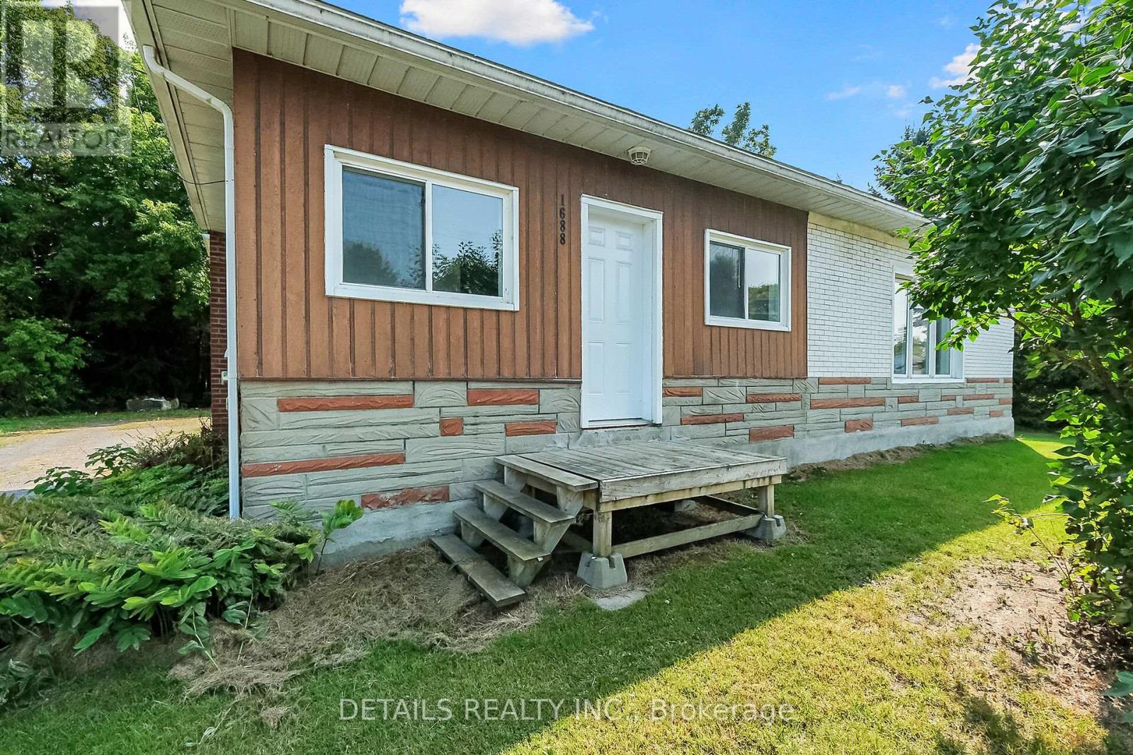 1688 Russell Road, Clarence-Rockland, Ontario  K0A 1E0 - Photo 3 - X12395822