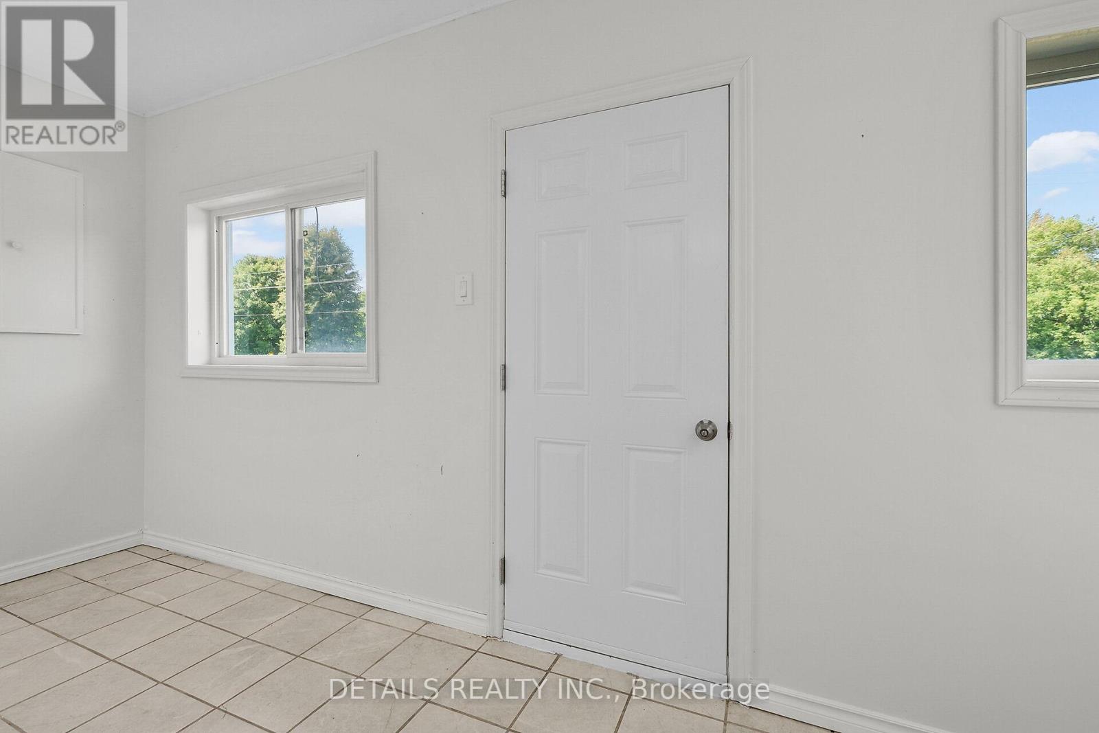 1688 Russell Road, Clarence-Rockland, Ontario  K0A 1E0 - Photo 4 - X12395822
