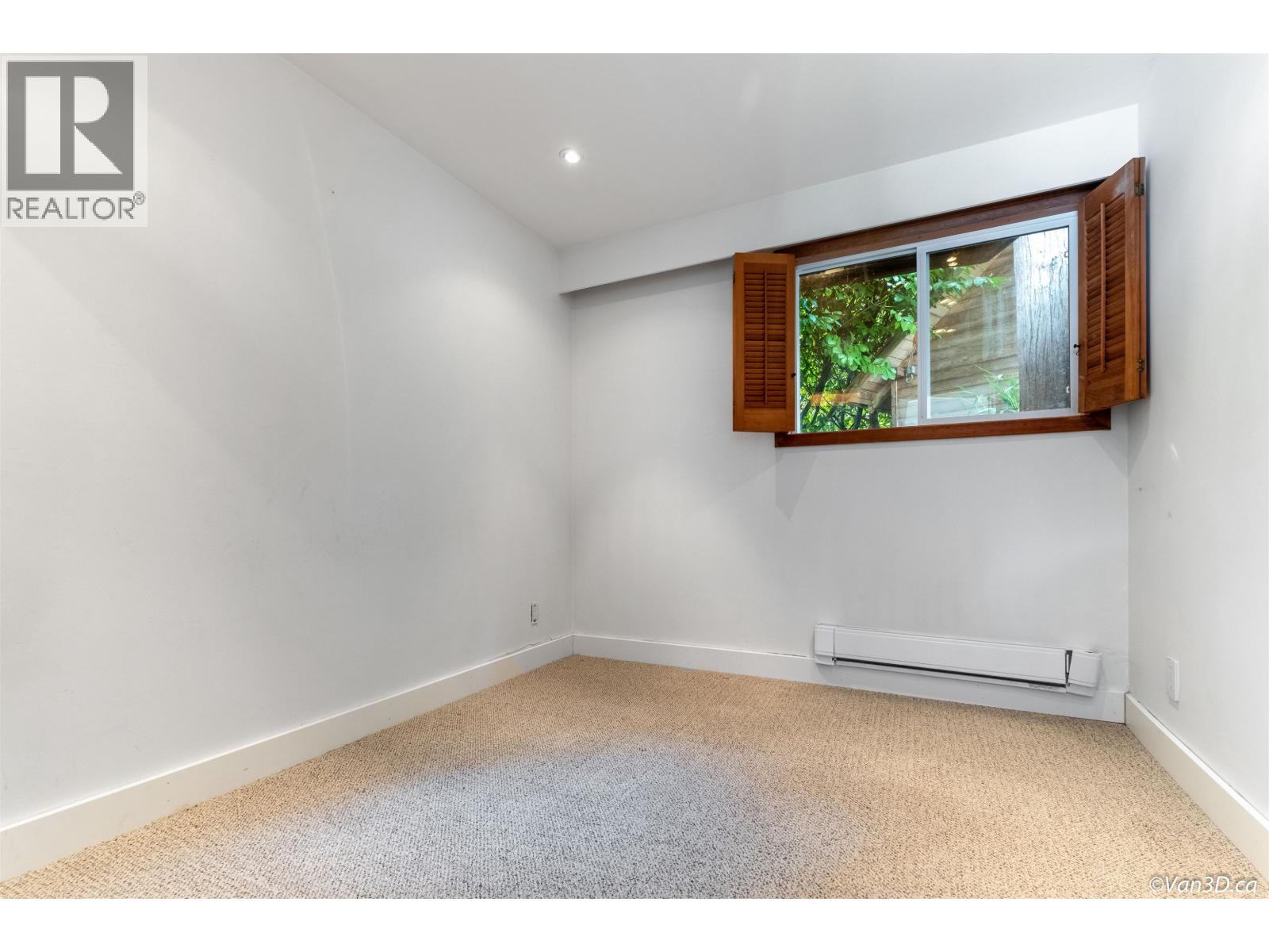 4541 Stonehaven Avenue, North Vancouver, British Columbia  V0V 0V0 - Photo 8 - R3046372