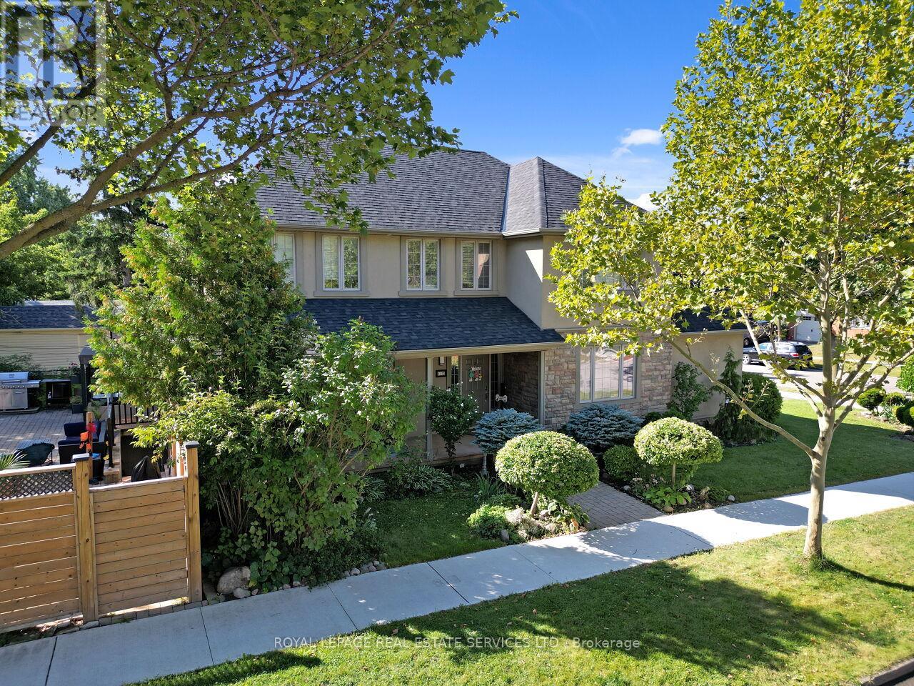 37 Maydolph Road, Toronto, Ontario  M9B 1V9 - Photo 4 - W12390428