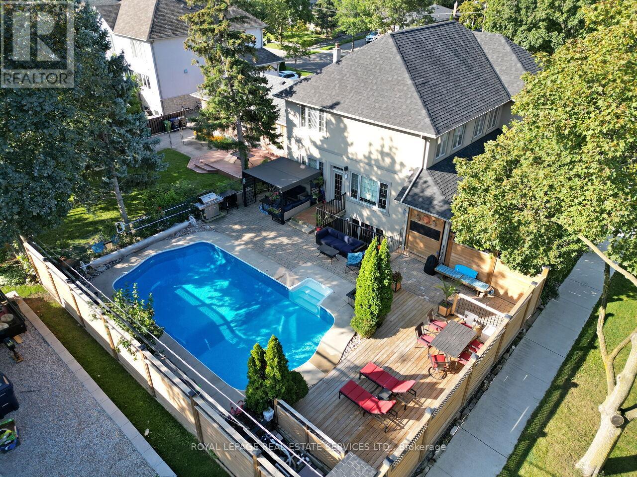 37 Maydolph Road, Toronto, Ontario  M9B 1V9 - Photo 1 - W12390428