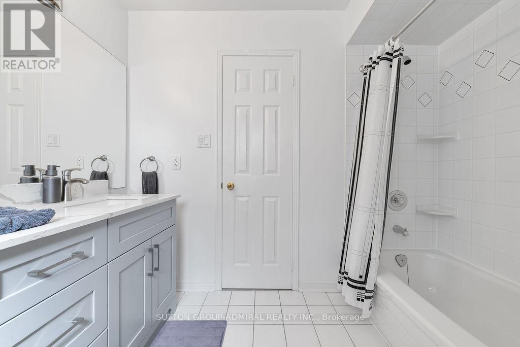 40 Joshua Court, Vaughan, Ontario  L4J 8B6 - Photo 34 - N12395794