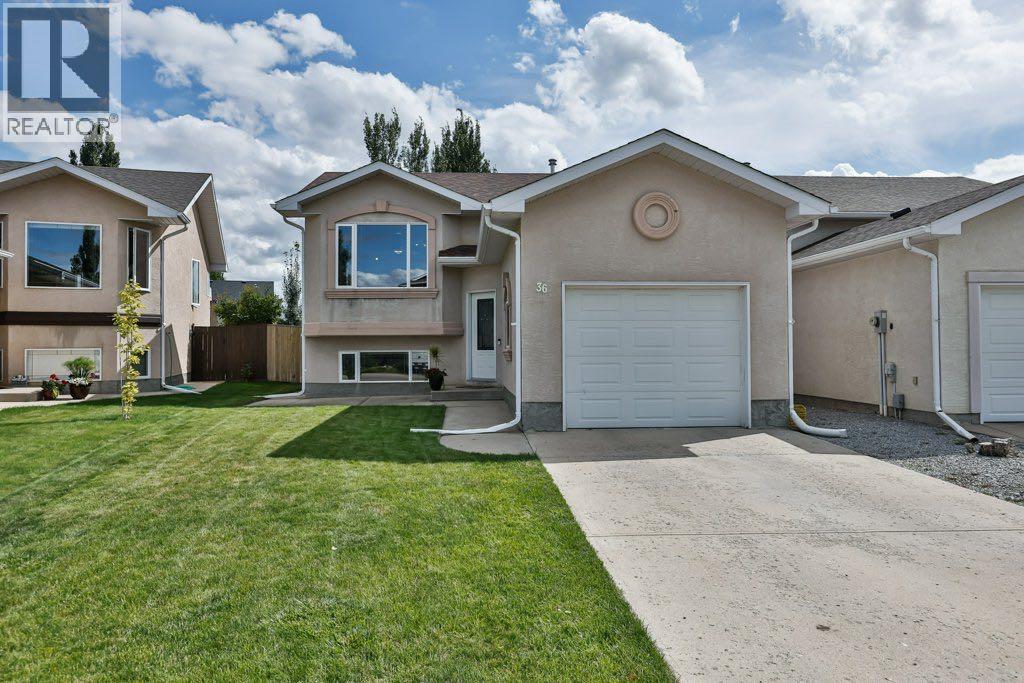 Property at 36 Blackfoot Circle W image 1