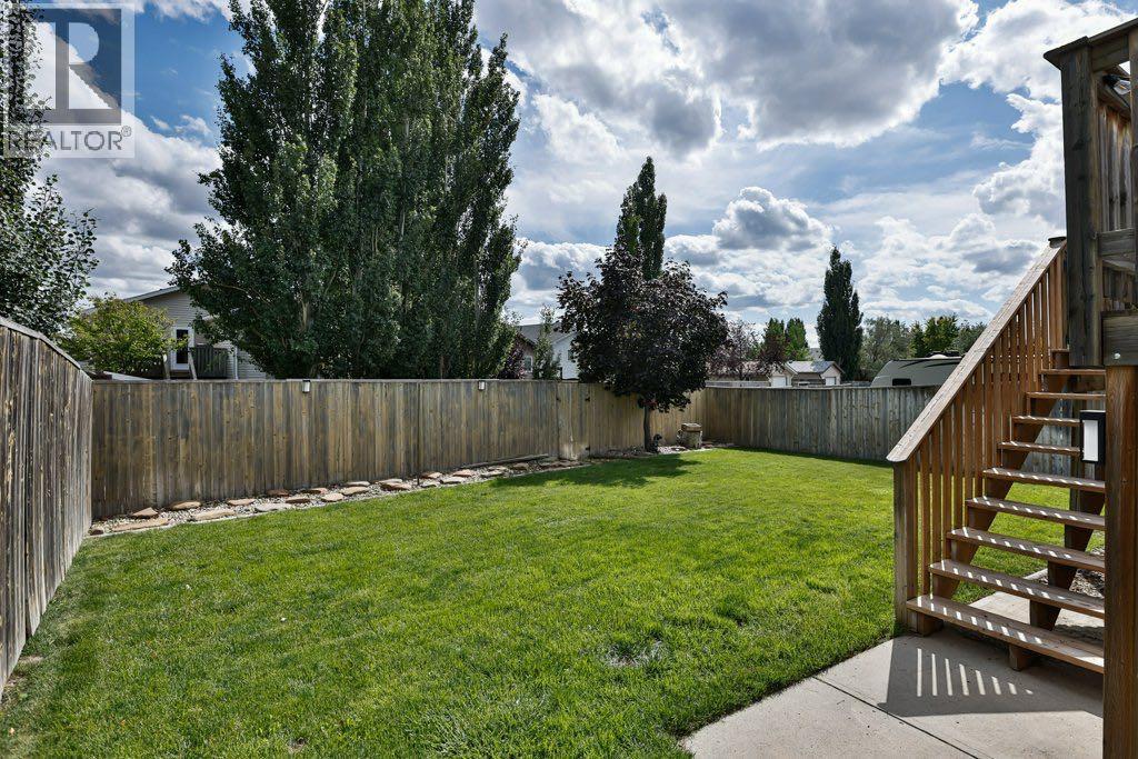 Property at 36 Blackfoot Circle W image 2