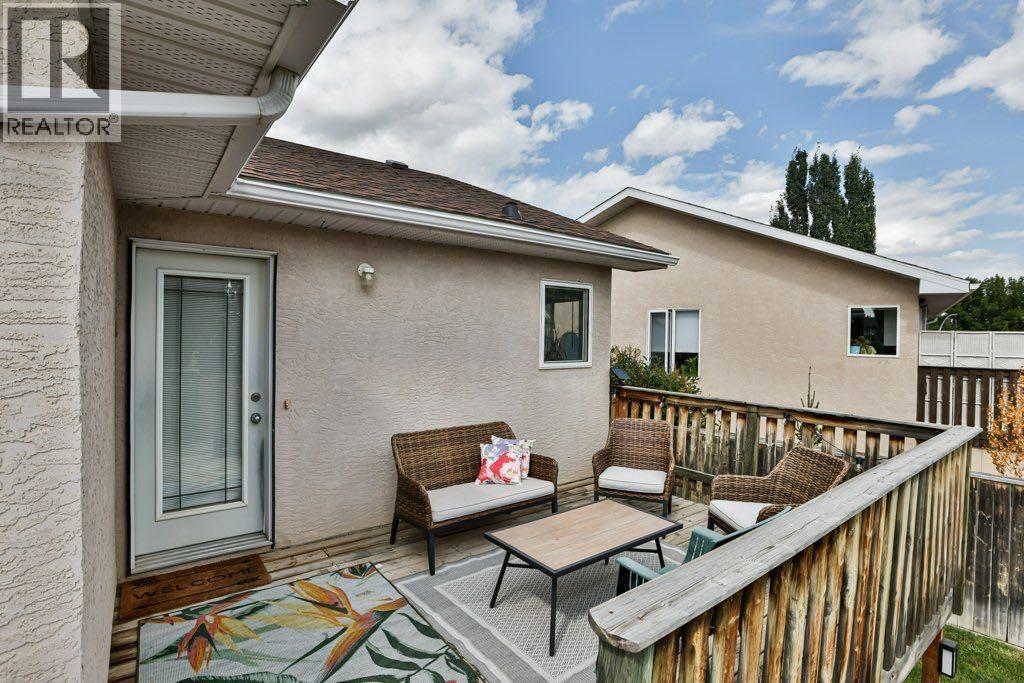 Property at 36 Blackfoot Circle W image 4